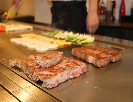 晚餐為您精心準備國產牛的豪華鐵板燒料理