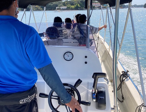 英虞湾を熟知した船長さんの楽しいお話もお楽しみいただけます。