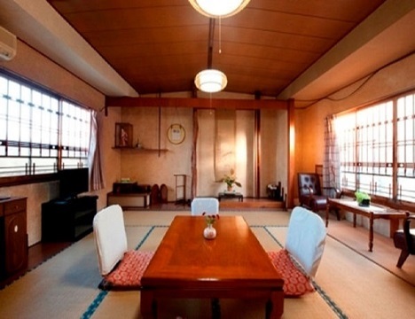 住宿在伊勢市代代相傳的老字號旅館, 深具日本傳統風情的「日の出旅館」