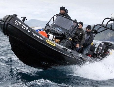 RIBボートは、海上保安庁や水上警察、軍隊など 世界中でも活躍しています