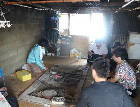 実際に海女さんが使用している海女小屋の見学も可能です